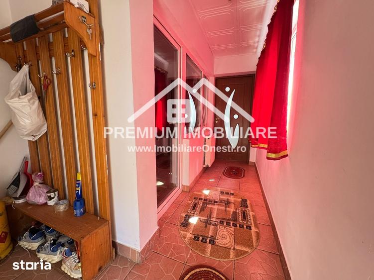 Casă cu Teren 835 Mp în Mănăstirea Cașin