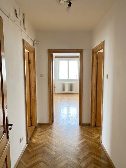 Apartament cu 3 camere decomandat, mobilat în Vatra Luminoasă