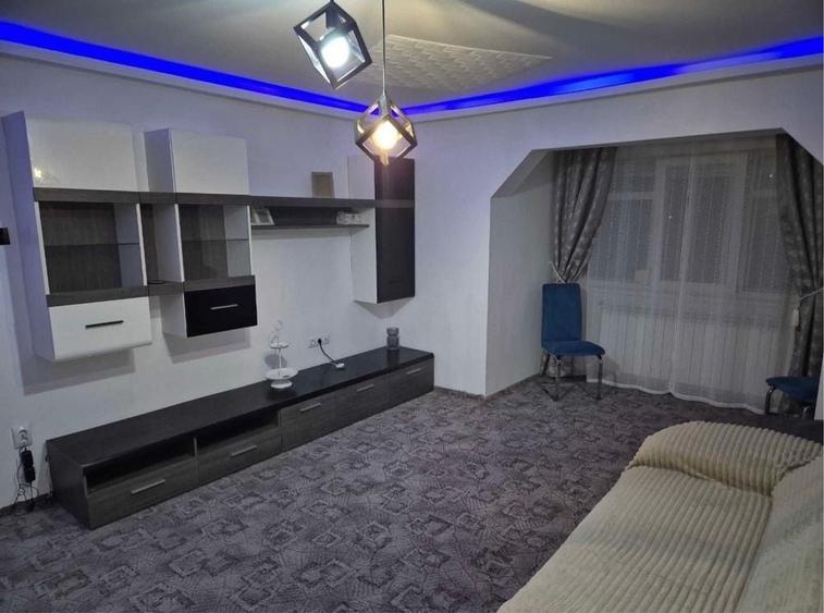 Apartament cu 2 camere decomandat în Viziru 3