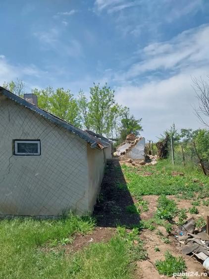 Casă cu 3 camere cu Teren 2500 Mp în Moșești