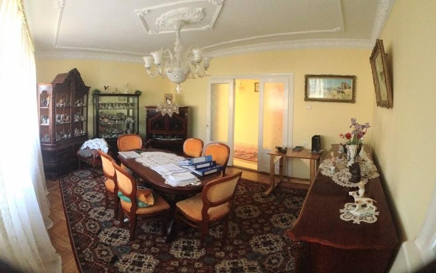 Casă cu 5 camere cu Teren 3923 Mp în Vidra