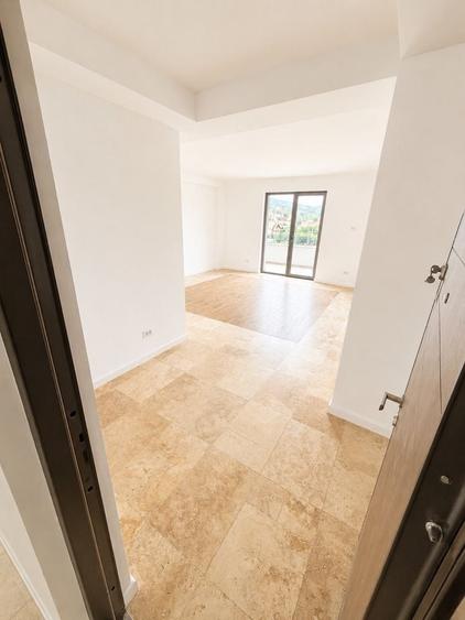 Apartament cu 2 camere decomandat în Parc Zăvoi