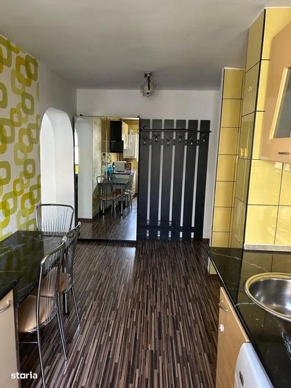 Apartament cu 4 camere semidecomandat în Drumul Taberei