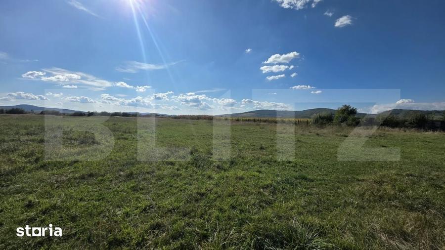 Teren de 2350 mp, în Șieu