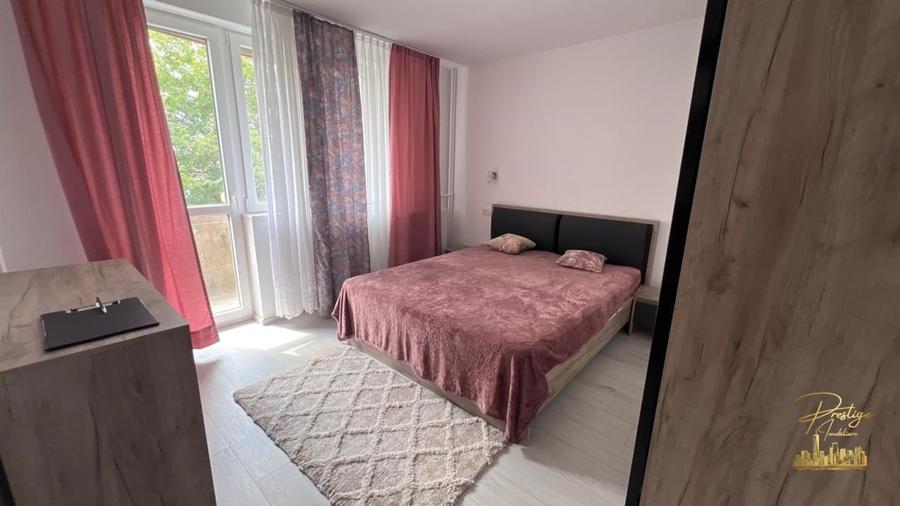 Apartament cu 3 camere de inchiriat in zona Piata 1 Decembrie - Oradea - 1