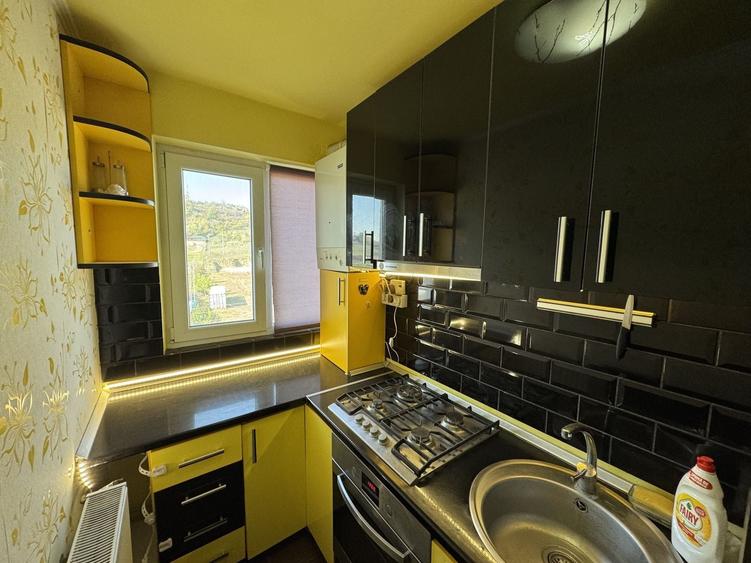 Apartament cu 2 camere semidecomandat, mobilat în Filipeștii de Pădure