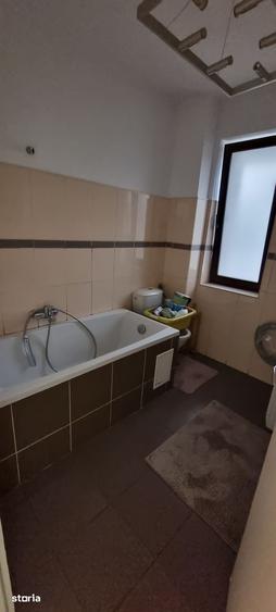 Apartament cu 3 camere decomandat în Olimpia-Stadion