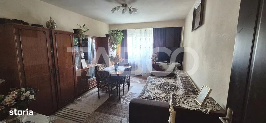 Apartament cu 2 camere de vanzare in Plopilor bloc izolat cu boxa - 4