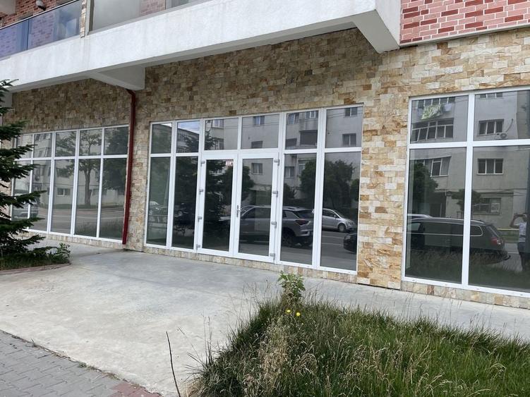 Spațiu comercial, de 520 mp, în Racova