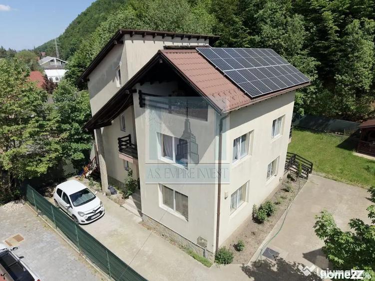 Casă cu 7 camere cu Teren 730 Mp în Timișu de Jos