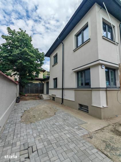 Casă cu 5 camere cu Teren 209 Mp în Tei