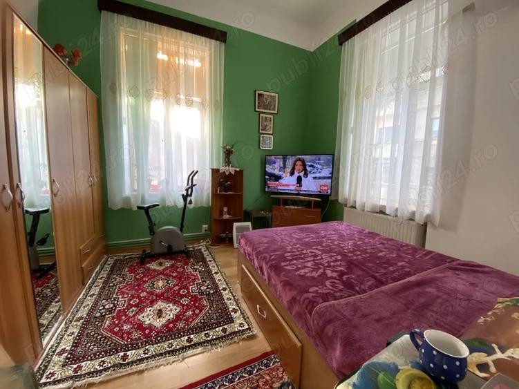 Apartament cu 5 camere decomandat în Armeneasca