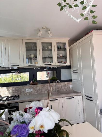 Apartament cu 4 camere decomandat, mobilat în Nicolae Grigorescu