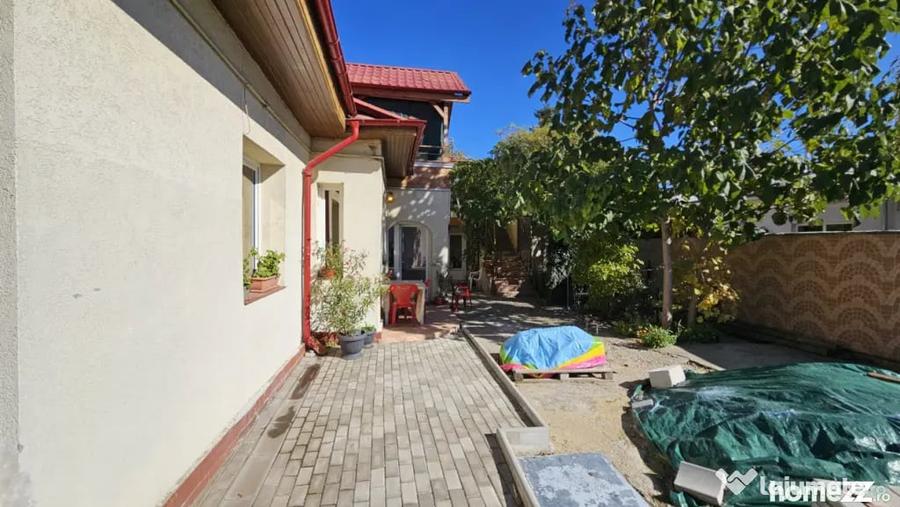 Casă cu 5 camere cu Teren 267 Mp în Pieptănari