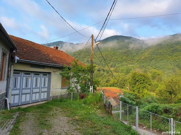 Casă cu 6 camere cu Teren 1000 Mp în Armeniș