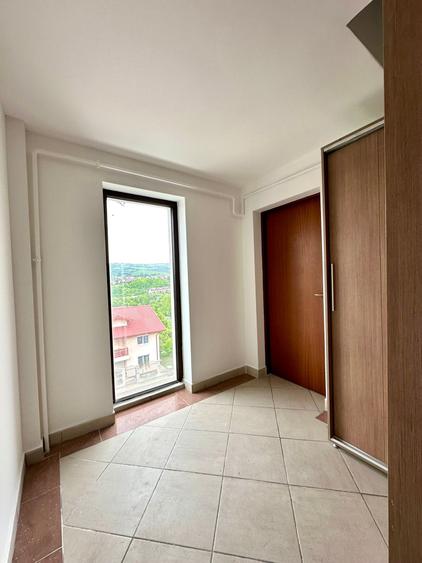 Apartament cu 3 camere decomandat în Bucium