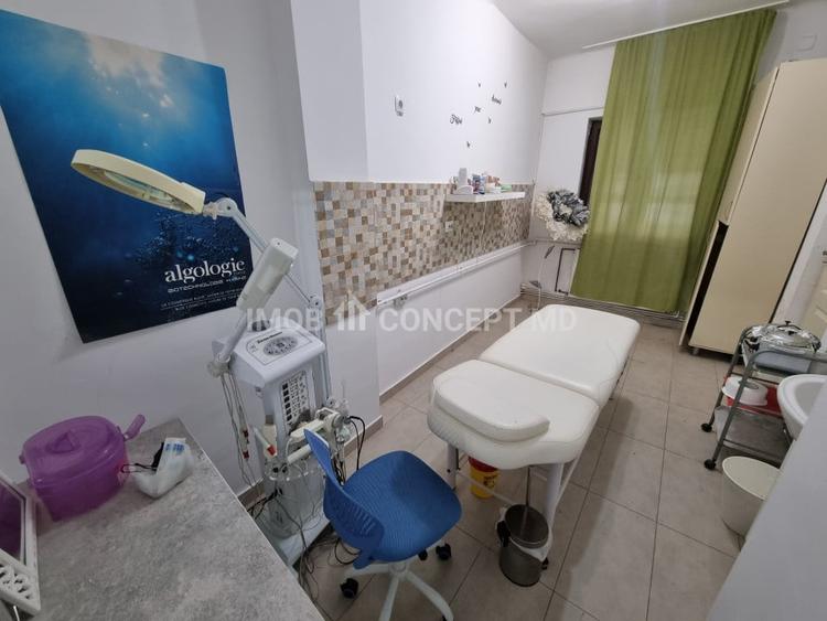 Casă individuală cu 8 camere cu Canalizare în Ultracentral