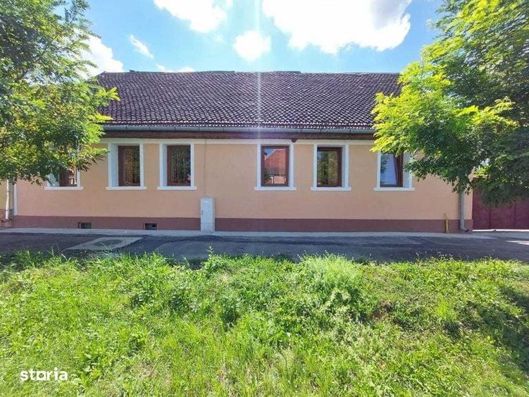 Casă cu 4 camere cu Teren 460 Mp în Noua