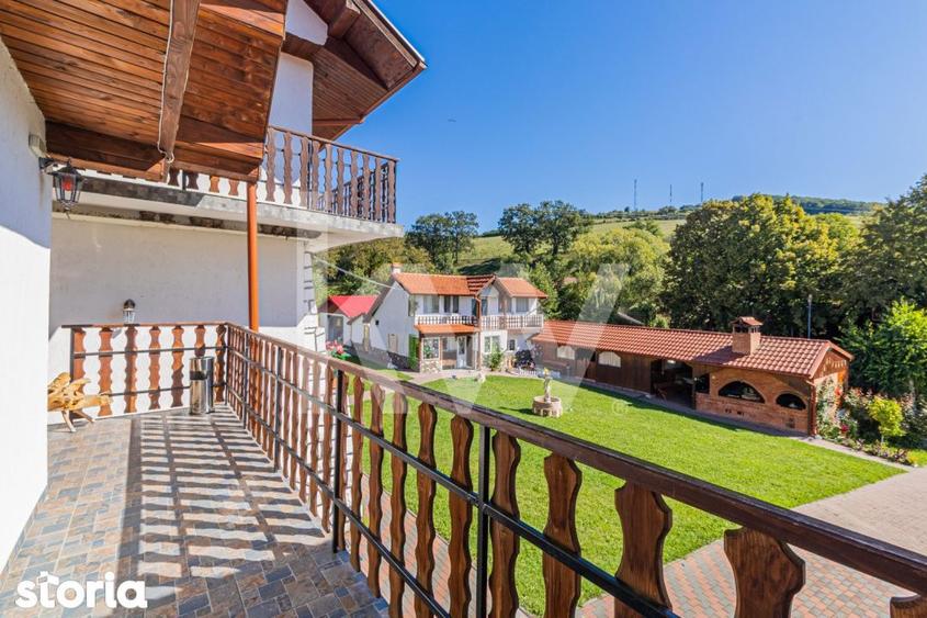 Casă cu Teren 3700 Mp în Vâlcele