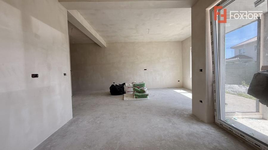 Duplex cu 3 camere cu Canalizare în Moșnița Nouă