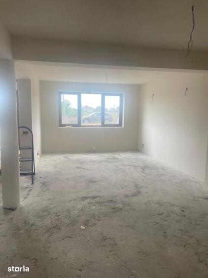 Casă cu 5 camere cu Teren 700 Mp în Garoafa