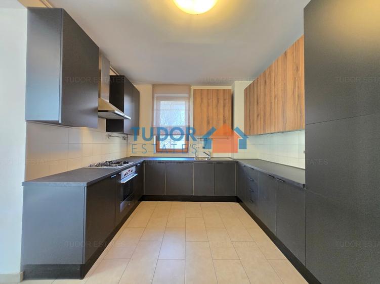 Apartament cu 4 camere în Herăstrău