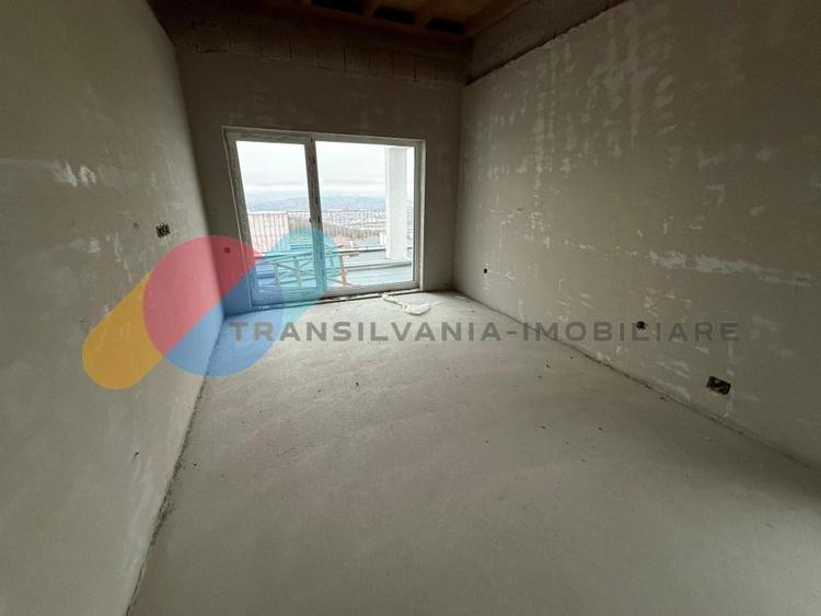 Casă individuală cu 4 camere cu Canalizare în Iris
