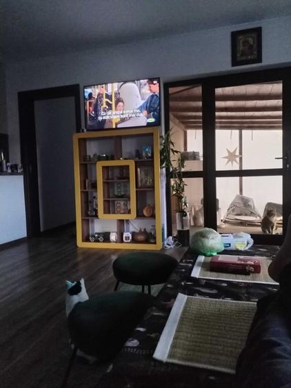Casă cu 4 camere în Corbu