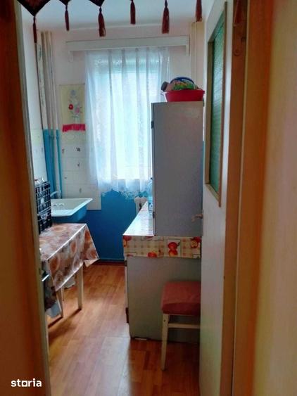 Apartament cu 3 camere semidecomandat în Central
