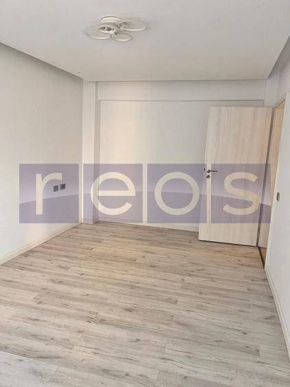 Apartament cu 3 camere decomandat, mobilat în Decebal