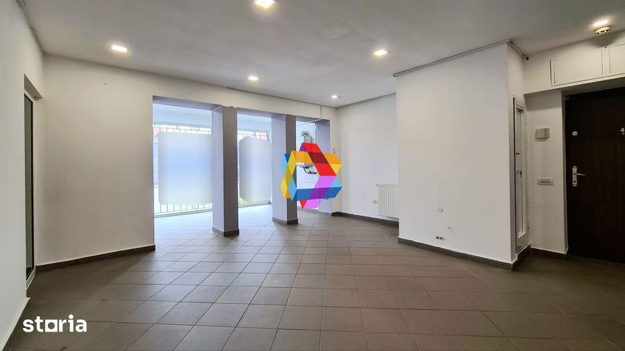 Spațiu comercial, de 35 mp, în Tractorul