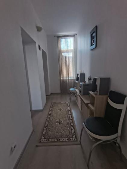 Apartament cu 2 camere decomandat, mobilat în P-ța Ovidiu