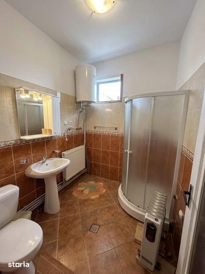 Casă cu 3 camere cu Teren 500 Mp în Agapia