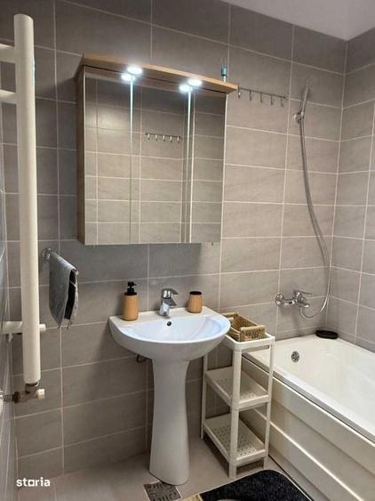 Apartament cu 2 camere semidecomandat în Apărătorii Patriei
