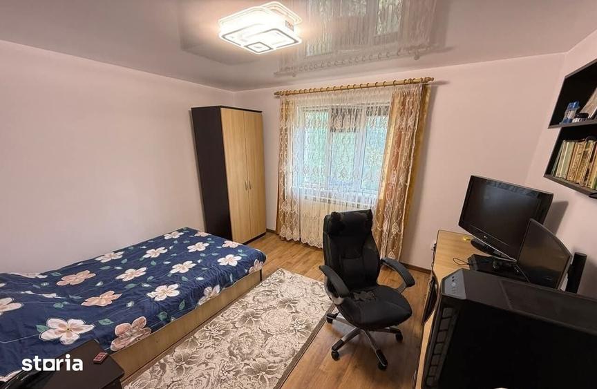 Casă cu 4 camere cu Teren 1000 Mp în Mihai Eminescu