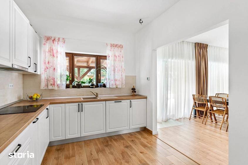 Casă cu 6 camere cu Teren 1000 Mp în Exterior Vest