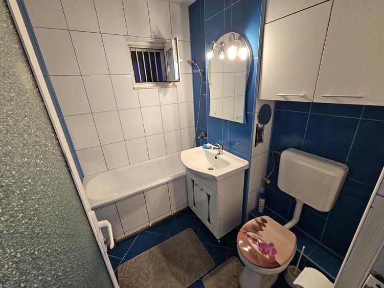 Apartament cu 2 camere decomandat în Casa de Cultură