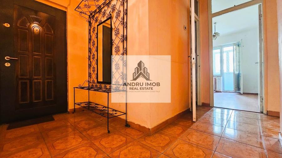 Apartament cu 3 camere decomandat în Dristor