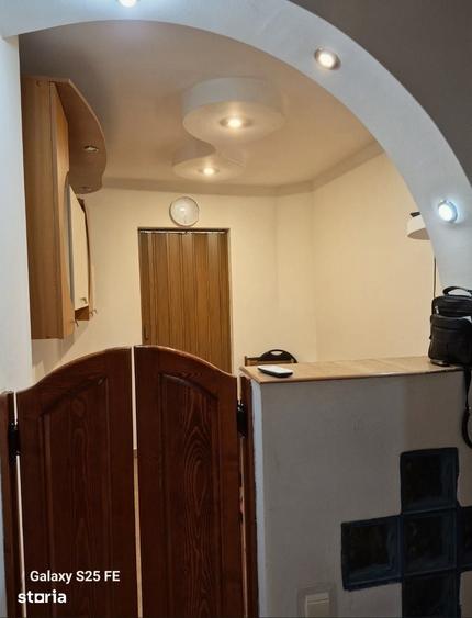 Apartament cu 3 camere decomandat în Calea București