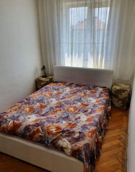Apartament cu 3 camere în Cetate
