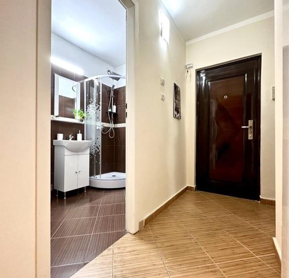Garsonieră semidecomandată, mobilată în Lipovei