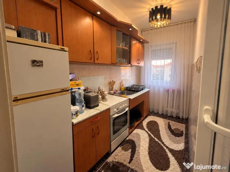 Apartament cu 2 camere semidecomandat în Nufărul