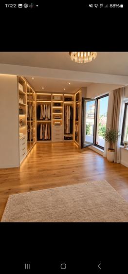 Apartament cu 3 camere semidecomandat în Băneasa