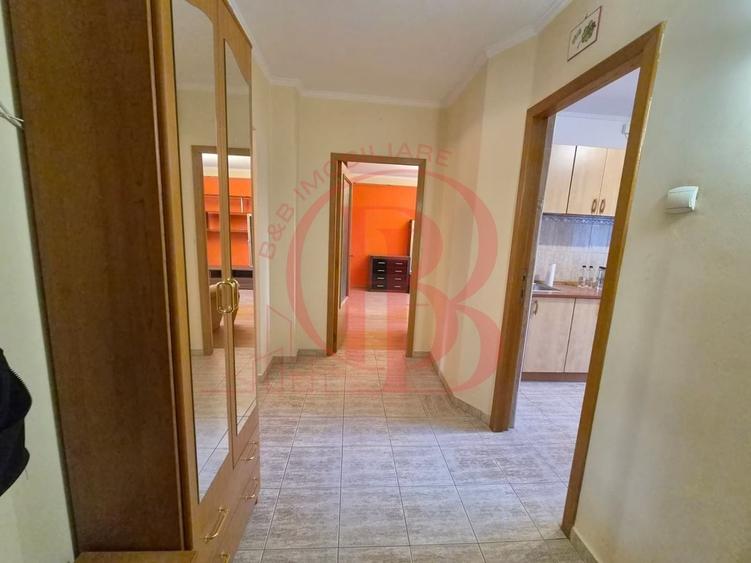 Apartament cu 3 camere decomandat, mobilat în Vitan