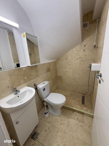 Casă cu 5 camere cu Teren 130 Mp în Berceni