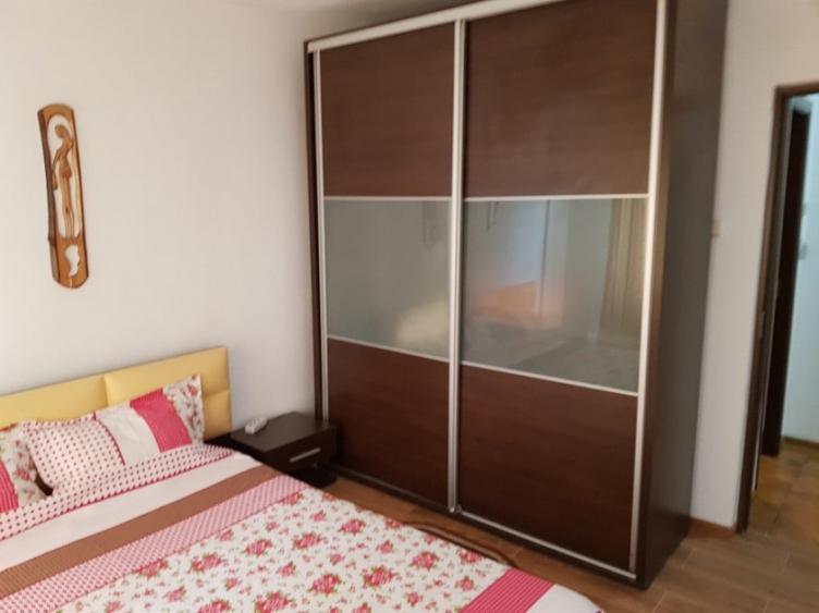 Apartament cu 2 camere decomandat în Delfinariu