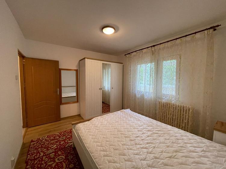 Apartament cu 3 camere decomandat, mobilat în Canta