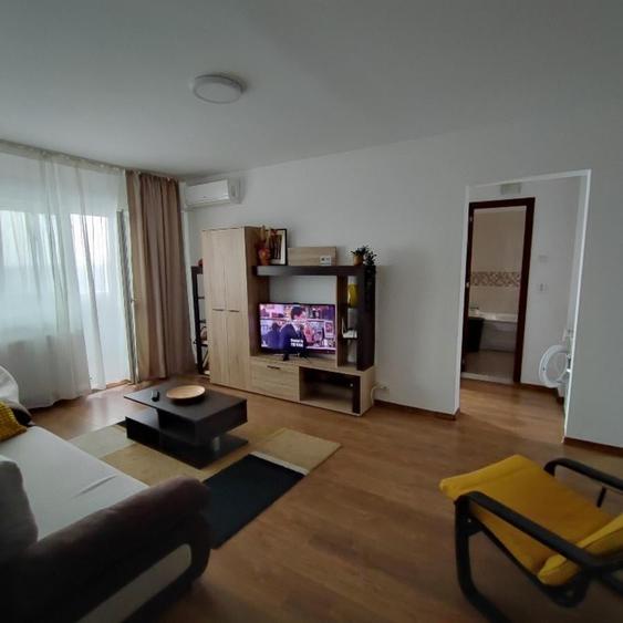 Apartament cu 2 camere semidecomandat în Militari