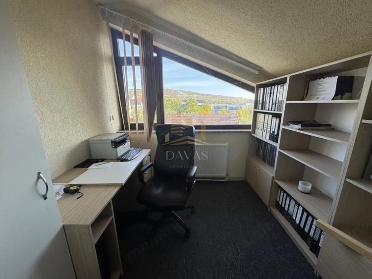 Casă cu 6 camere cu Teren 450 Mp în Central
