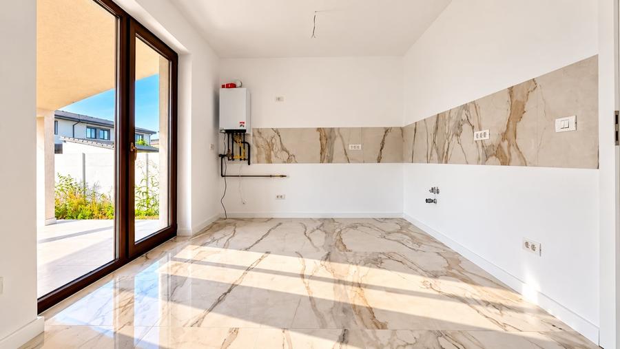 Duplex cu 5 camere cu Canalizare în Giroc